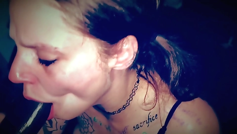 Amateur teen deepthroats and gets her mouth stuffed