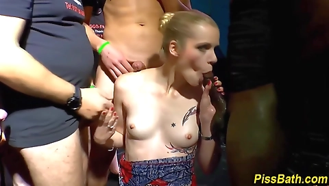 Amateur black and blonde group sex with a large cock