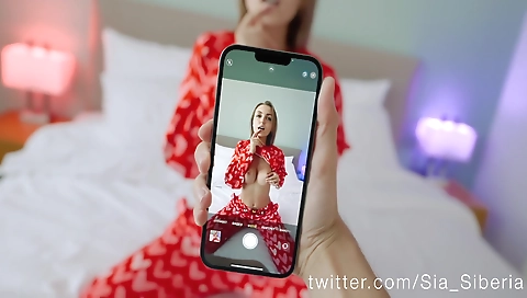 Blonde with a big ass fucked by a big cock in a t-shirt