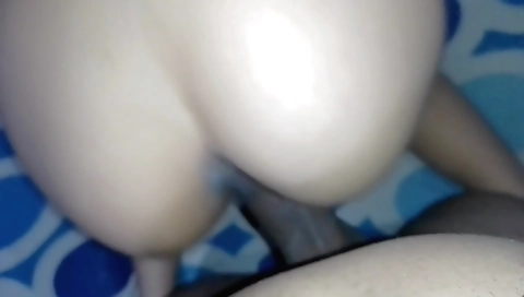 Amateur brunette babe blows a big dick in her mouth