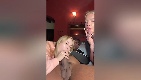 Blonde deepthroat and a huge big cock in amateur interracial