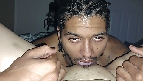 Latina with round ass eats cunnilingus and gets her pussy licked